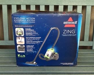 MMT143 Bissell Zing Bagless Cylinder Vacuum