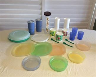 MMT173 Various Vintage Tupperware 