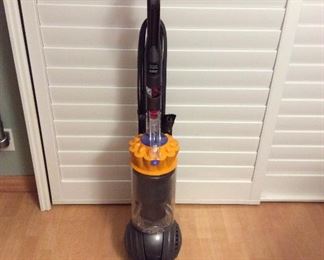 MMT199 Dyson Ball Vacuum 