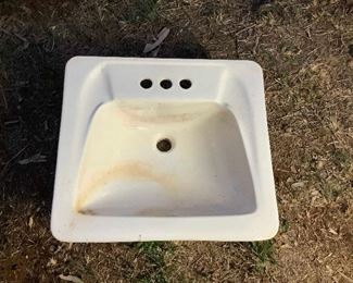 MMT206 Porcelain Wall Mounted Sink