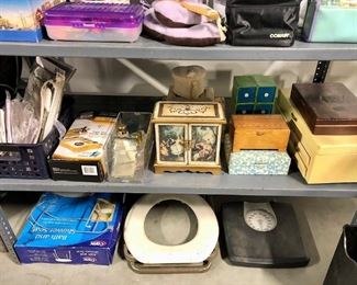 Bathroom supplies and jewelry boxes