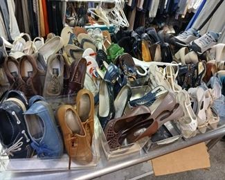 Women's shoes size 6 and 1/2