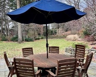 Outdoor Table with 7 Armchairs & Umbrella
