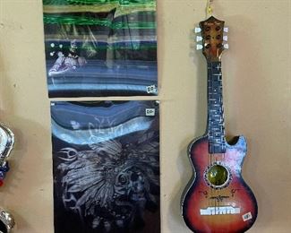 Ukelele and 3D signs 