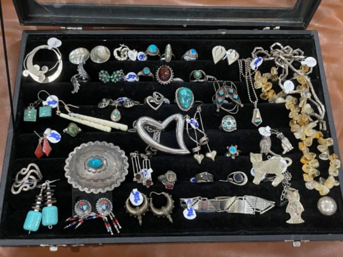 La Cañada Estate Sale in La Canada Flintridge, CA starts on 12/10/2022