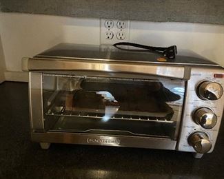 Black and Decker toaster oven.