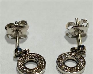$290 All Real Authentic 14K White Gold 1.7 Grams 0.16 Carat Diamond Earrings Please text or call 7032689529 for inquiries, or visit Tysons Jewelry located at:
8373 Leesburg Pike #12, Vienna Virginia 22182
Robert, the owner of Tysons Jewelry, has over 30+ years working in the jewelry business and has verified the authenticity of this listing.
Robert buys gold and precious metals at 95%. Please use the link: https://tysonsjewelry.net for specific prices.
Inquiries regarding gold, silver, precious metals, coins, watches, diamonds, cars, and collectibles are welcome!
Visit the Tysons Jewelry Facebook store using this link for more pictures:
https://www.facebook.com/marketplace/profile/100029355397784/?ref=share_attachment