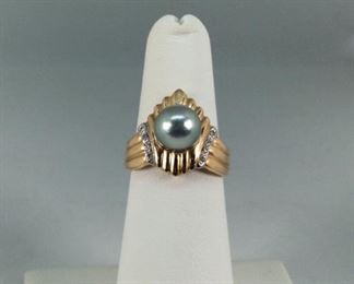 Pearl and Diamond 14k Ring