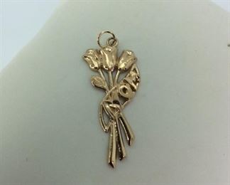 14k Gold "MOM" Pendant