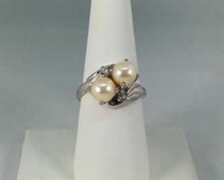 Pearl and CZ 18k Gold Ring