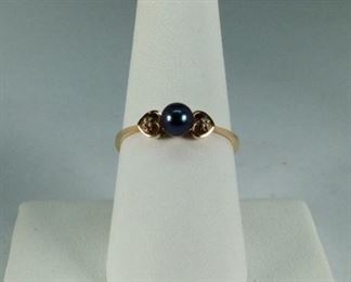 Black Pearl and Topaz Gold Ring