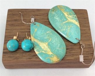 Fashion Earrings (2) pairs