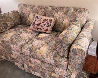 Great refreshing Floral sofa 