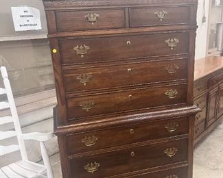 chest of drawers 