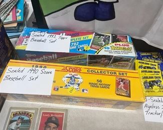 Lot of baseball cards 