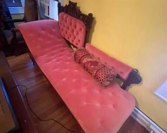 ANTIQUE EASTLAKE FAINTING COUCH
