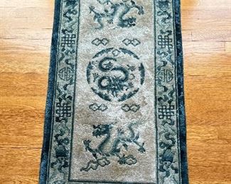 Blue & White with dragon pattern wool rug / 48"L x 24"W