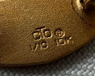 10KT Gold "The Hecht Co" pin (pr)