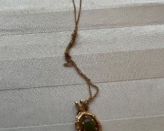 14 KT Gold necklace with pendant