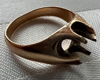 10KT Gold ring with setting