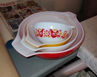 Pyrex "Friendship" Cinderella Bowls