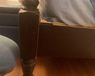 side support detail on 1850 Jahn bed