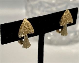 $150. Marked Sterling. Vintage Les Bernard mushroom clip earrings AND matching pin (not shown) of the same size. 3 pieces total. 
