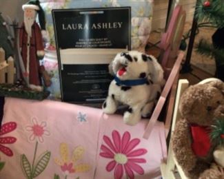 Laura Ashley full/queen quilt and shams.   Pottery Barn  valences (2).