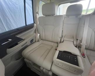 $86,000 2021 Lexus LX570
Please text or call 7032689529 for inquiries, or visit Tysons Jewelry located at:
8373 Leesburg Pike #12, Vienna Virginia 22182
It is in excellent condition.
First Owner,
3800 Miles, 
the VIN is JTJFY7AX6M4333726.
The price shown is the final bottom price.