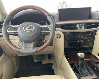 $86,000 2021 Lexus LX570
Please text or call 7032689529 for inquiries, or visit Tysons Jewelry located at:
8373 Leesburg Pike #12, Vienna Virginia 22182
It is in excellent condition.
First Owner,
3800 Miles, 
the VIN is JTJFY7AX6M4333726.
The price shown is the final bottom price.