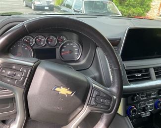 $42,500 2021 Suburban LS
Please text or call 7032689529 for inquiries, or visit Tysons Jewelry located at:
8373 Leesburg Pike #12, Vienna Virginia 22182
It is in excellent condition.
First Owner,
87800 Miles,
the VIN is 1GNSKBKD5MR216630.
The price shown is the final bottom price.