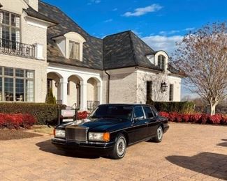 $75000 1998 Rolls-Royce Silver Spur
Please text or call 7032689529 for inquiries, or visit Tysons Jewelry located at:
8373 Leesburg Pike #12, Vienna Virginia 22182
Pristine condition, inside and out
1 of 59 produced
9,300 Miles
The VIN is SCAZN19C3WCX66119
Second owner
The price shown is the final bottom price.