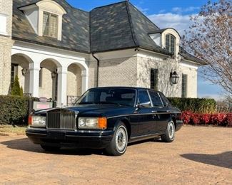 $75000 1998 Rolls-Royce Silver Spur
Please text or call 7032689529 for inquiries, or visit Tysons Jewelry located at:
8373 Leesburg Pike #12, Vienna Virginia 22182
Pristine condition, inside and out
1 of 59 produced
9,300 Miles
The VIN is SCAZN19C3WCX66119
Second owner
The price shown is the final bottom price.