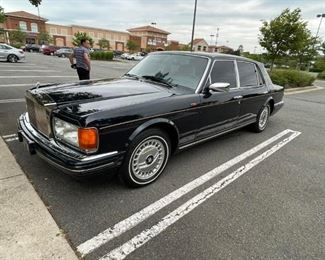$75000 1998 Rolls-Royce Silver Spur
Please text or call 7032689529 for inquiries, or visit Tysons Jewelry located at:
8373 Leesburg Pike #12, Vienna Virginia 22182
Pristine condition, inside and out
1 of 59 produced
9,300 Miles
The VIN is SCAZN19C3WCX66119
Second owner
The price shown is the final bottom price.