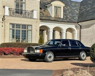 $75000 1998 Rolls-Royce Silver Spur
Please text or call 7032689529 for inquiries, or visit Tysons Jewelry located at:
8373 Leesburg Pike #12, Vienna Virginia 22182
Pristine condition, inside and out
1 of 59 produced
9,300 Miles
The VIN is SCAZN19C3WCX66119
Second owner
The price shown is the final bottom price.
