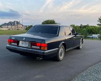 $75000 1998 Rolls-Royce Silver Spur
Please text or call 7032689529 for inquiries, or visit Tysons Jewelry located at:
8373 Leesburg Pike #12, Vienna Virginia 22182
Pristine condition, inside and out
1 of 59 produced
9,300 Miles
The VIN is SCAZN19C3WCX66119
Second owner
The price shown is the final bottom price.