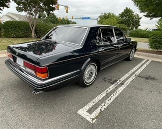 $75000 1998 Rolls-Royce Silver Spur
Please text or call 7032689529 for inquiries, or visit Tysons Jewelry located at:
8373 Leesburg Pike #12, Vienna Virginia 22182
Pristine condition, inside and out
1 of 59 produced
9,300 Miles
The VIN is SCAZN19C3WCX66119
Second owner
The price shown is the final bottom price.