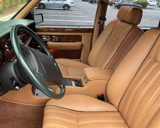 $75000 1998 Rolls-Royce Silver Spur
Please text or call 7032689529 for inquiries, or visit Tysons Jewelry located at:
8373 Leesburg Pike #12, Vienna Virginia 22182
Pristine condition, inside and out
1 of 59 produced
9,300 Miles
The VIN is SCAZN19C3WCX66119
Second owner
The price shown is the final bottom price.