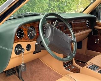 $75000 1998 Rolls-Royce Silver Spur
Please text or call 7032689529 for inquiries, or visit Tysons Jewelry located at:
8373 Leesburg Pike #12, Vienna Virginia 22182
Pristine condition, inside and out
1 of 59 produced
9,300 Miles
The VIN is SCAZN19C3WCX66119
Second owner
The price shown is the final bottom price.