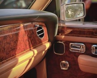 $75000 1998 Rolls-Royce Silver Spur
Please text or call 7032689529 for inquiries, or visit Tysons Jewelry located at:
8373 Leesburg Pike #12, Vienna Virginia 22182
Pristine condition, inside and out
1 of 59 produced
9,300 Miles
The VIN is SCAZN19C3WCX66119
Second owner
The price shown is the final bottom price.