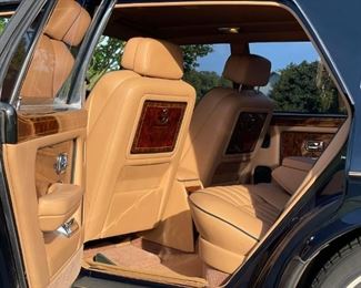 $75000 1998 Rolls-Royce Silver Spur
Please text or call 7032689529 for inquiries, or visit Tysons Jewelry located at:
8373 Leesburg Pike #12, Vienna Virginia 22182
Pristine condition, inside and out
1 of 59 produced
9,300 Miles
The VIN is SCAZN19C3WCX66119
Second owner
The price shown is the final bottom price.
