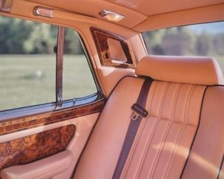 $75000 1998 Rolls-Royce Silver Spur
Please text or call 7032689529 for inquiries, or visit Tysons Jewelry located at:
8373 Leesburg Pike #12, Vienna Virginia 22182
Pristine condition, inside and out
1 of 59 produced
9,300 Miles
The VIN is SCAZN19C3WCX66119
Second owner
The price shown is the final bottom price.