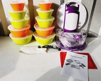 10 Piece Melamine Bowl Set, Rock N Chop 16 Cup Salad Chopper