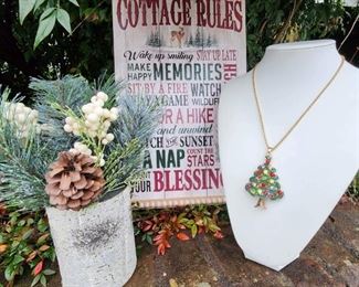 Christmas Necklace 4  Green Christmas Tree