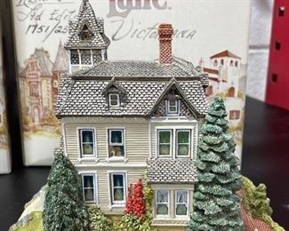 Lilliput Lane Collectible Houses.