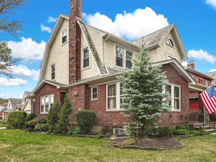 MARC'S UNIQUE ANTIQUES ESTATE SALE in Floral Park, NY starts on 12/21/2022