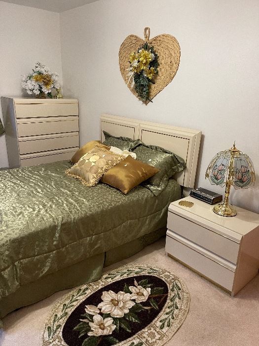 Estate Sale by The Junque Ladies in Ashland, KY starts on 12/9/2022