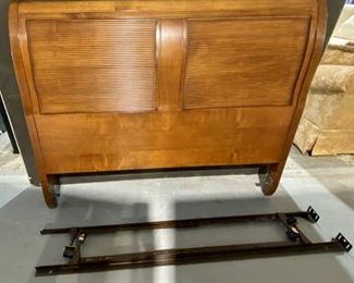 Beautiful British Colonial Queen Mahogany Sleigh Bed Headboard and Rails