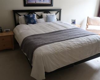 89     queen size bed and  beauty rest silver mattress 495.00 