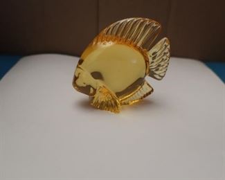 Daum  France   yellow  fish it  is  signed   size  is  3"  x 2  3/4"            50.00